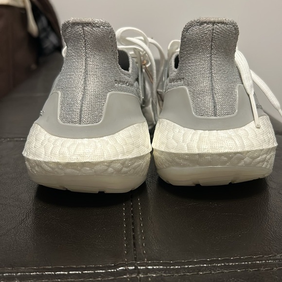NWT Ultraboost Runners - Picture 4 of 6